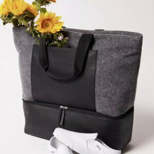 DSW Oversized Felt Weekender Tote Bag with Zippered Shoe Compartment NWOT